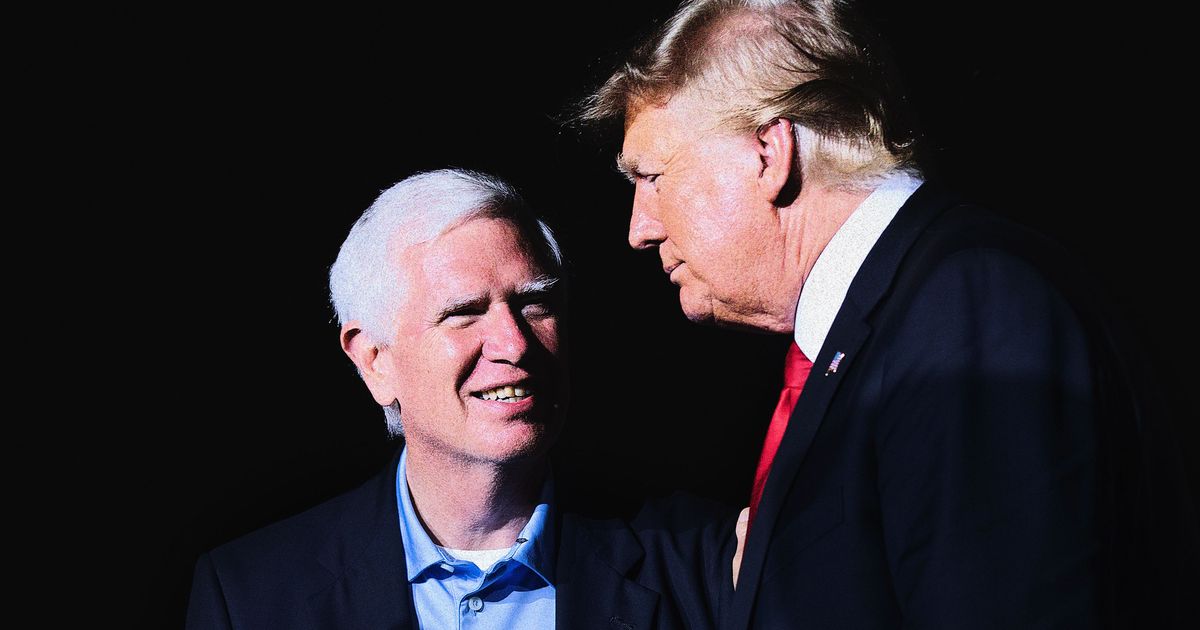 De-endorsed Mo Brooks Begs Trump to Take Him Back