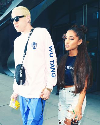 Ariana Grande and Pete Davidson share kiss on shopping spree | Metro News