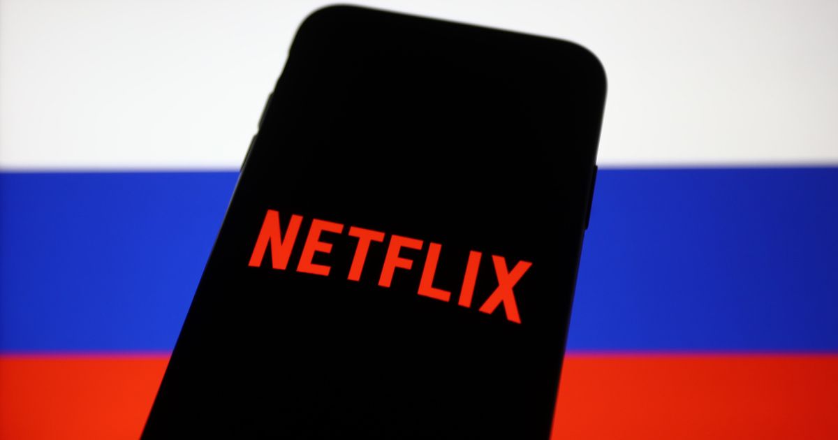 Netflix suspends service in Russia thumbnail