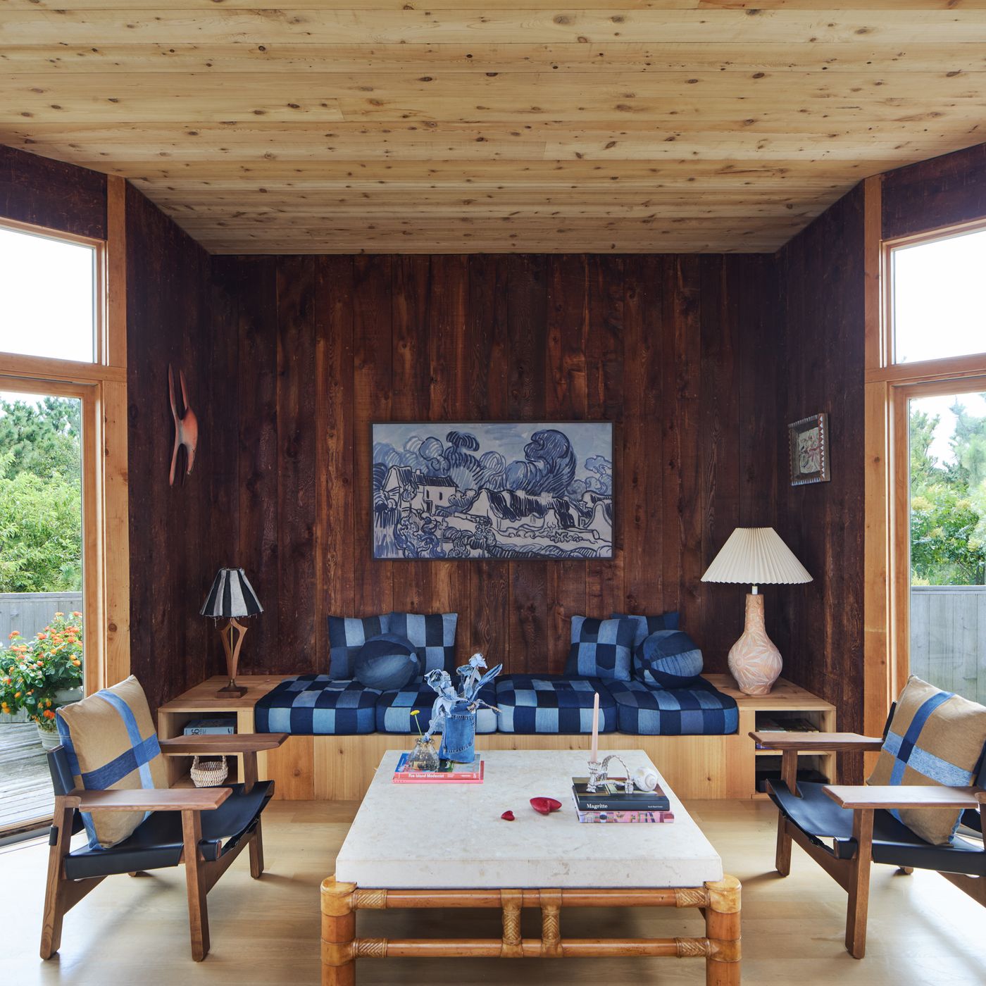 Smithsonian 波のゆらぎ 窓際インテリア The Horace Gifford Beach House Rescued by Art-School Friends