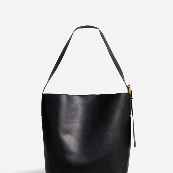 Madewell The Essential Bucket Tote in Leather