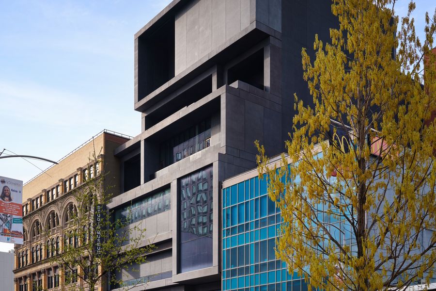 The Reopened Studio Museum’s Chilly Elegance