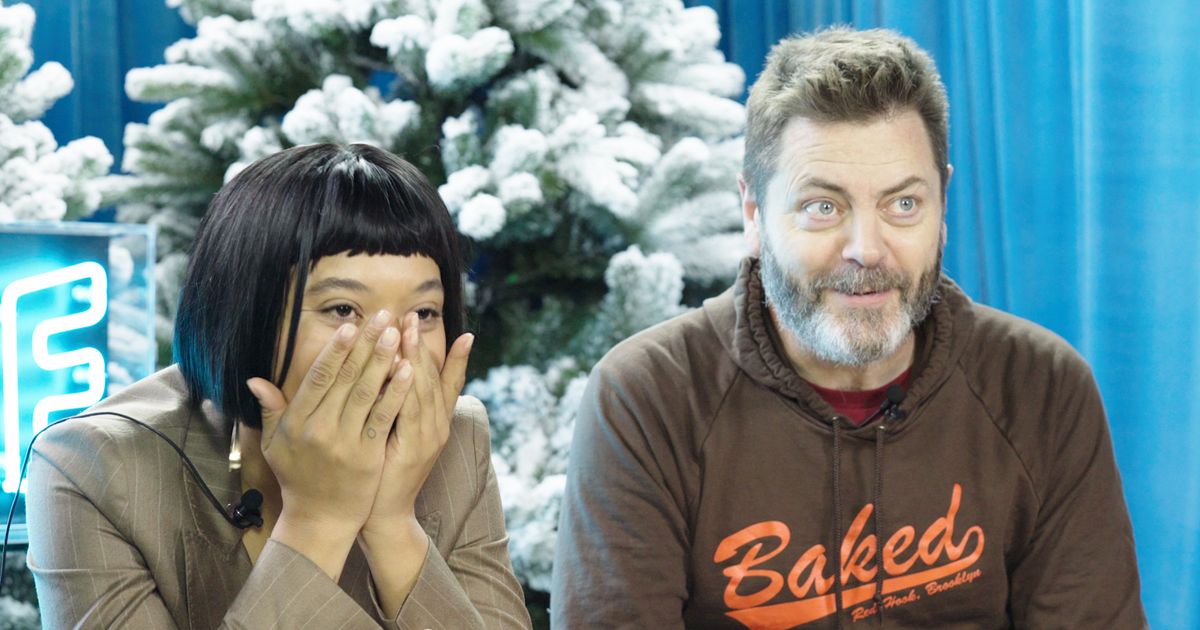 科雷西·克萊蒙斯 (Kiersey Clemons) 教尼克·奧弗曼 (Nick Offerman) 如何“保持緊張”