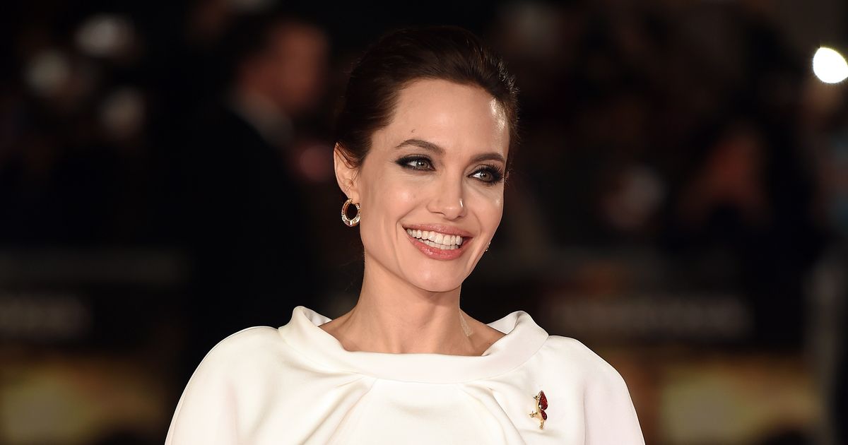 The 5 Best Beauty Lessons Weve Learned from Angelina Jolie  StyleCaster