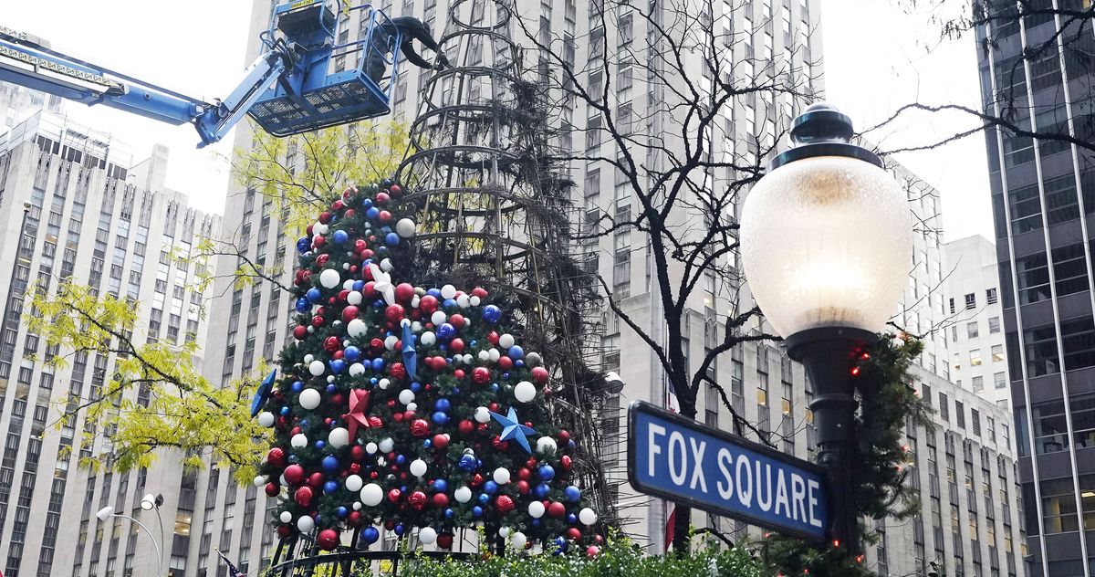 A Man Set The Fox News Christmas Tree On Fire