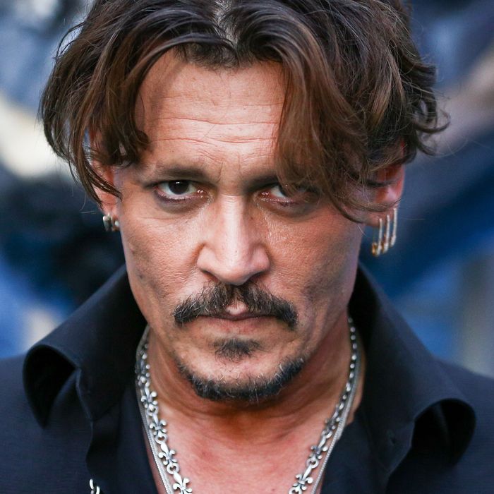 876d83b544f78a187b456a1b412504b1e6-Johnny-Depp-.rsquare.w700.jpg