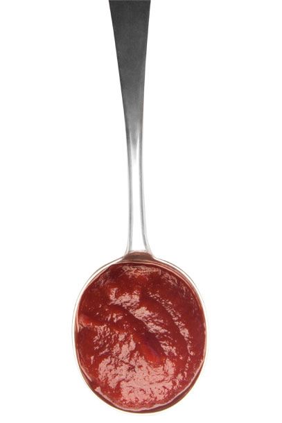 与大多数商业品牌不同，First Field的原汁泽西番茄酱使用农场新鲜的花园州番茄，产生一种近乎黄油味和红糖味的甘甜口感。既然可以直接从罐子里拿出来吃，为什么还要吃汉堡呢?8盎司8美元。威廉斯堡贝里街百老汇95号Marlow & Daughters店的瓶装酒;718-388-5700。