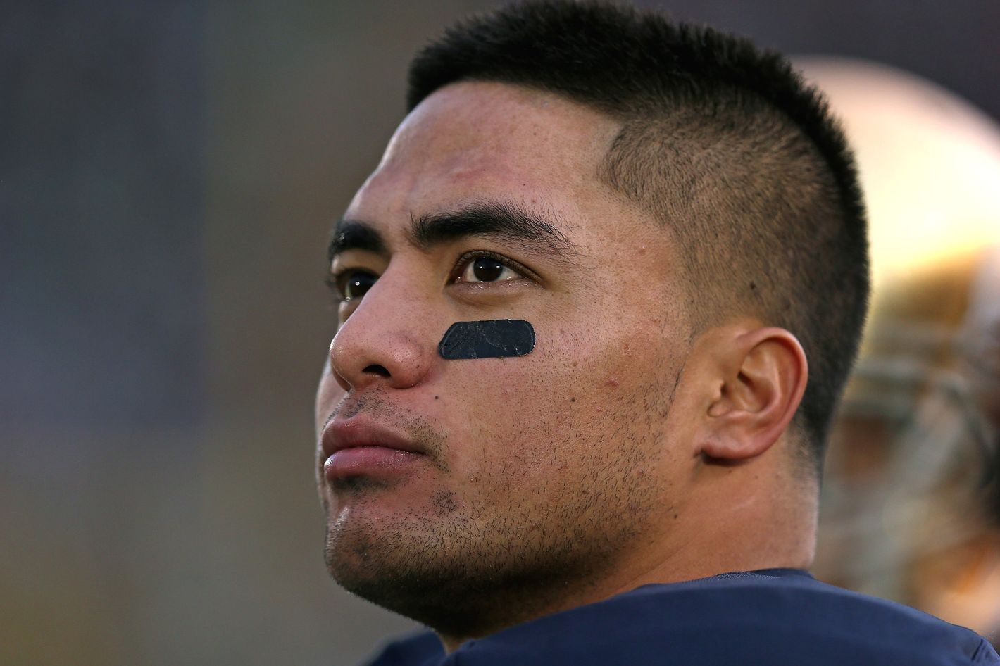 Manti Te'o denies 'faking' girlfriend