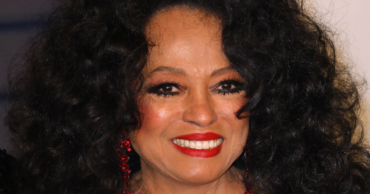 Diana Ross Defends Michael Jackson After Leaving Neverland Michael Jackson In Gold Magazine