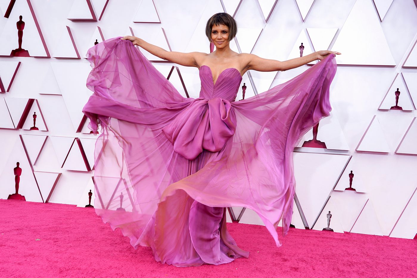 Fashion at The Oscars: All the Best Looks From Nominees & Winners at the  93rd Annual Academy Awards — PhotoBook Magazine