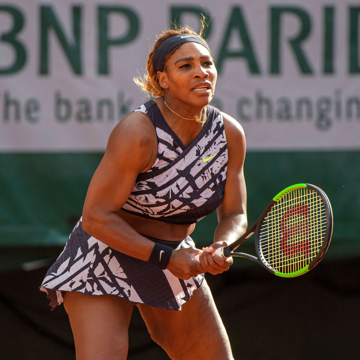 serena williams in gold dress