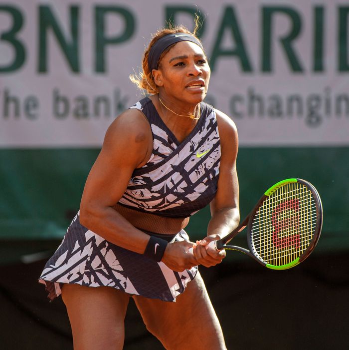superstición Especificidad visión Serena Williams Wears Custom Off-White Outfit to French Open