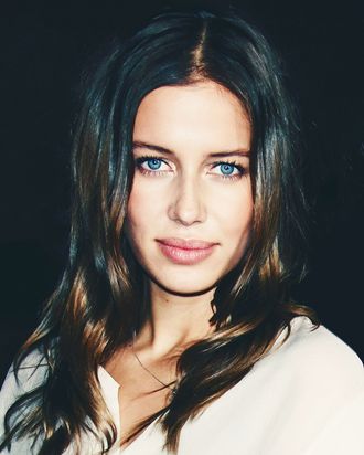 Brad Pitt's New Girlfriend, Nicole Poturalski, Is Married