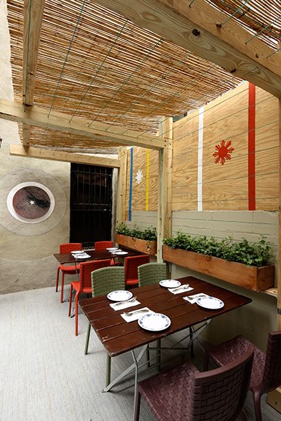 Another look at the outdoor seating behind the restaurant.