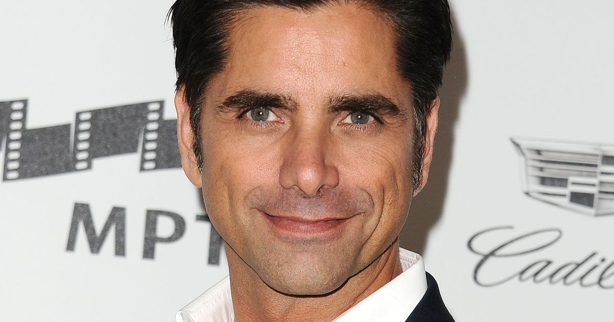 約翰·斯塔莫斯（John Stamos）感謝警察給他的DUI