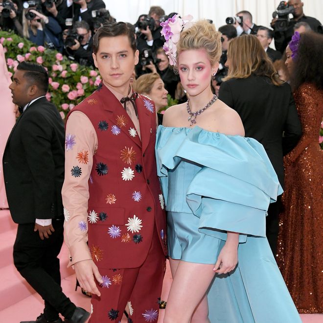 https://pyxis.nymag.com/v1/imgs/832/603/b2864563e4aca2b1c87fbe5a30a5448581--22cole-sprouse-and-lili-reinhart-22.2x.rsquare.w330.jpg