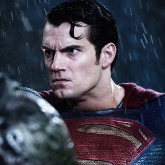 Warner quer novo filme do Superman com Henry Cavill