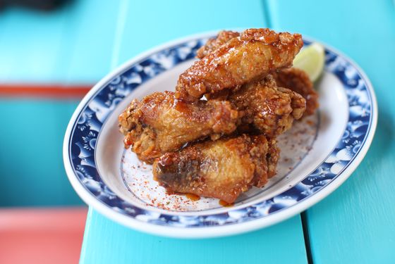 These are the perfect "drunk food" wings.