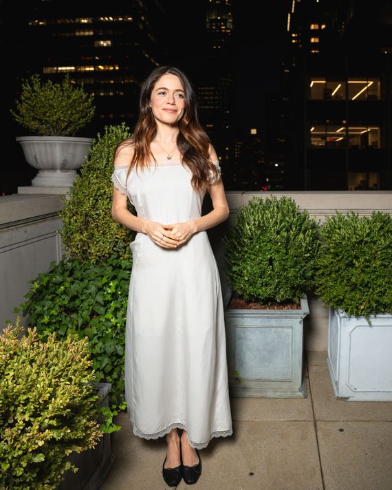 What Ciara, Molly Gordon, and Maggie Rogers Wore This Week 4 Molly Gordon Celebrates Doors Unlocked by InterContinental at InterContinental New York Barclay