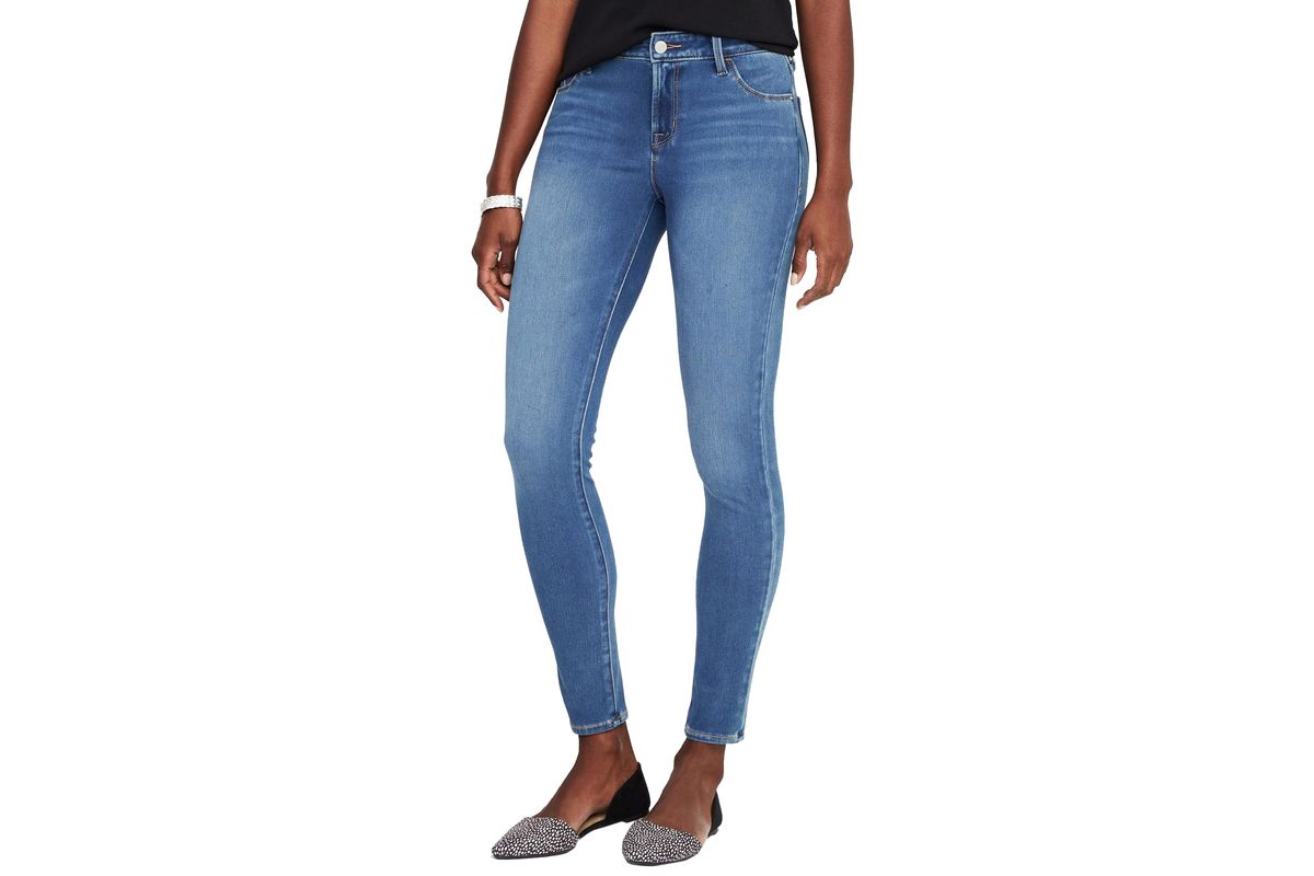 Petite Women: Skinny, Maternity 