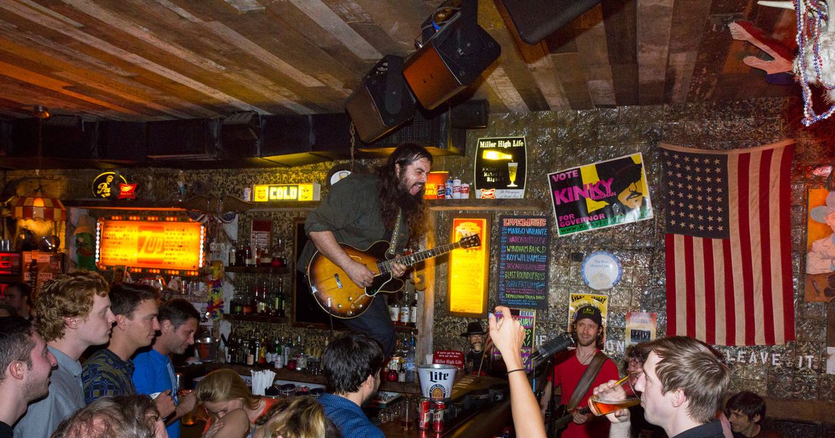 The Absolute Best Bars With Live Music in NYC