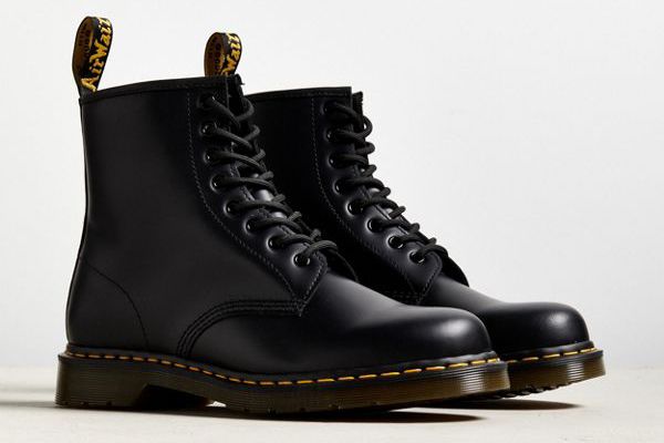 Dr. Martens Core 1460 8-Eye Boot