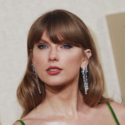 A Tabloid Timeline of Taylor Swift's Most Chaotic Year