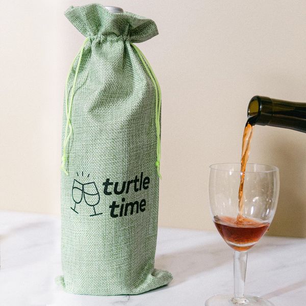 ‘The Real Housewives’ Turtle Time Linen Wine Bag