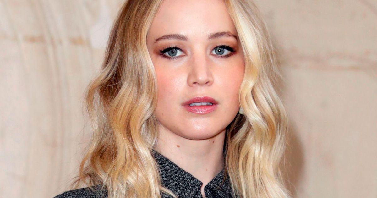 ジェニファー・ローレンスは、演劇監督から謎の映画で戻ってきます