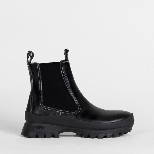 chelsea boots with two tabs