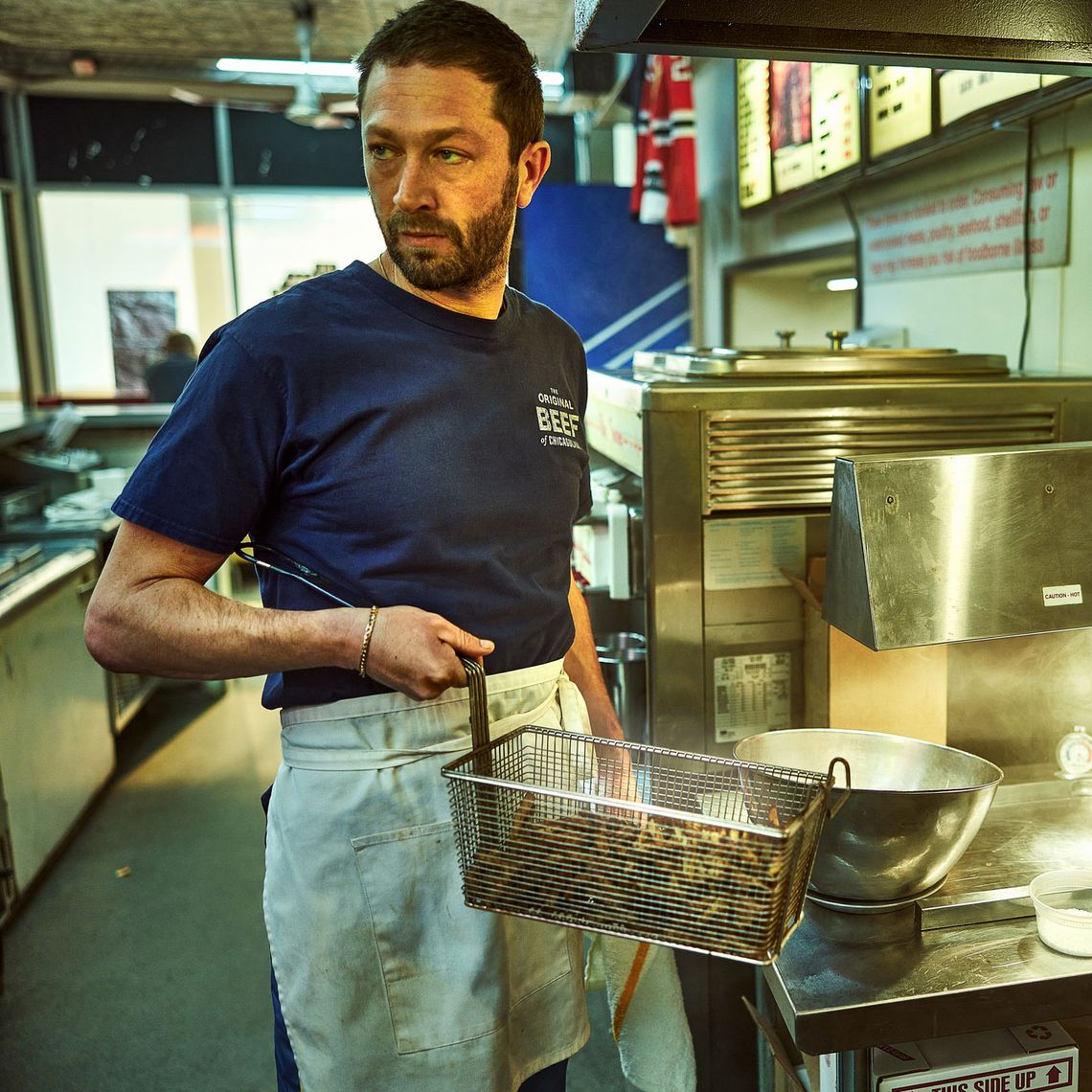 Sydney's chef wear is amazing! Has anyone identified what brands she's  wearing? : r/TheBear