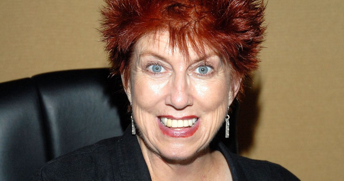 Simpsons uses the voice of the late Marcia Wallace to Edna Krabappel