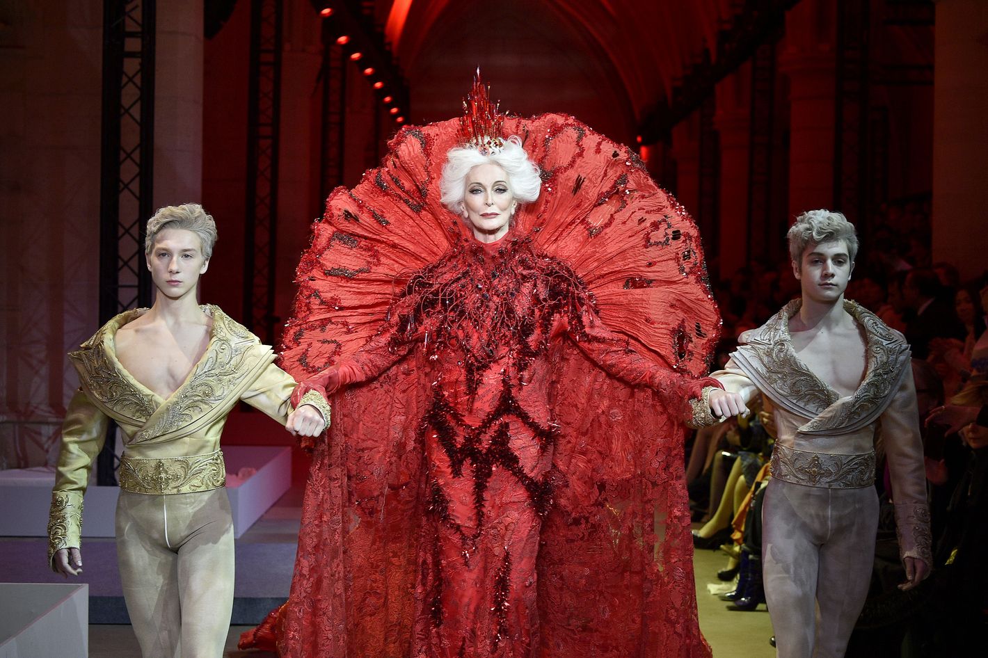 Carmen Dell Orefice Closed Guo Pei Spring 2017 Couture Show