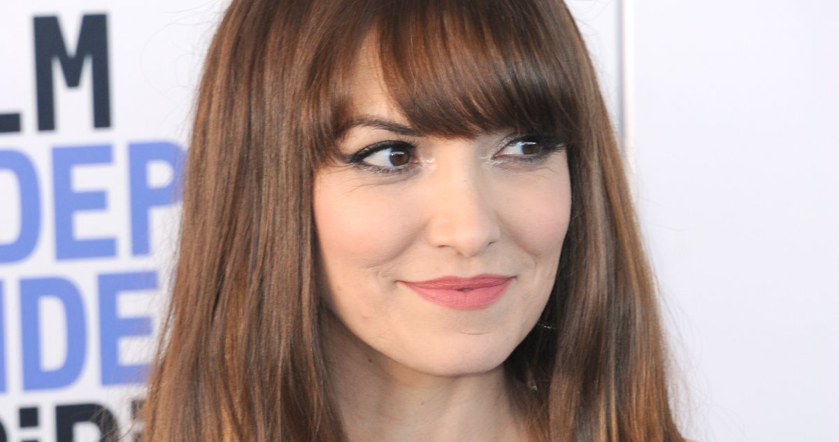 ハスラー'Lorene Scafariaが参加しています継承クルー