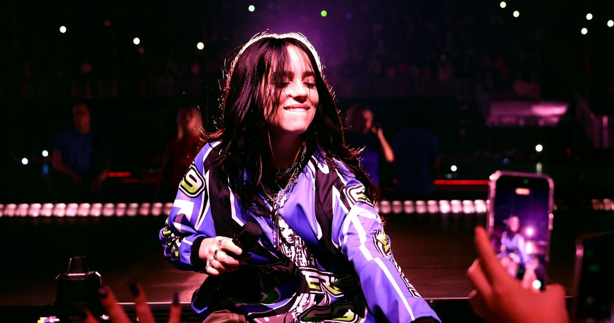 Fani VUITTON Bandana, worn by Billie Eilish