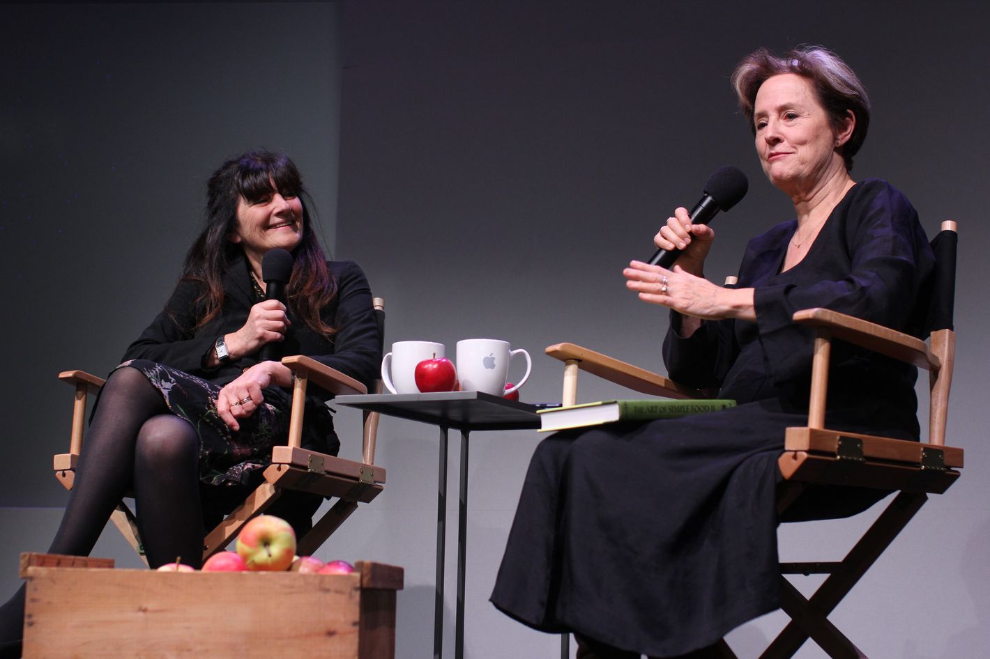 https://pyxis.nymag.com/v1/imgs/85f/e47/766a6e2403271e7dbafb2c1ec40d177fae-14-ruth-reichl-alice-waters.2x.h473.w710.jpg