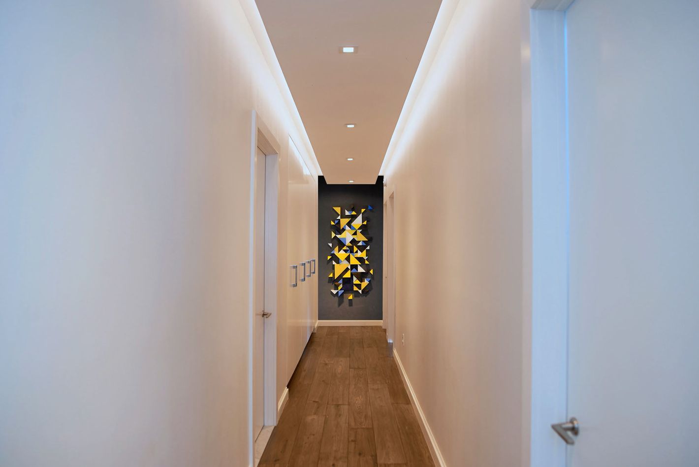 A Prewar Apartment Gets an All-Out Modern Renovation - Luxury Prewar Apartment Renovation
