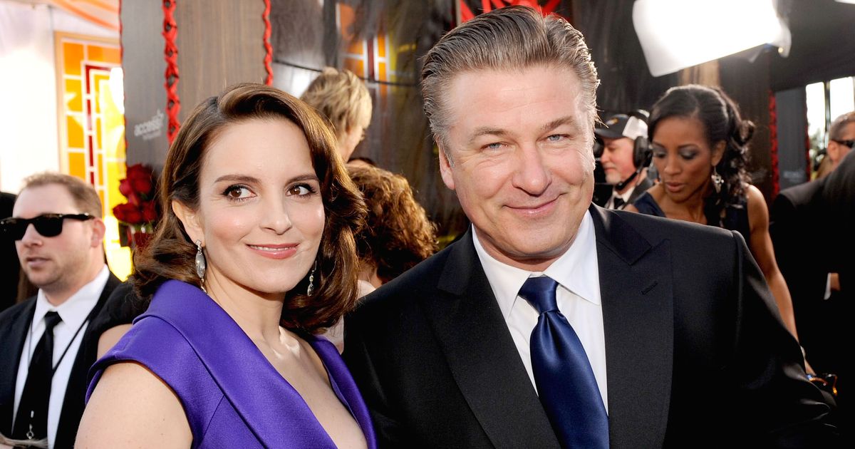 あなたのように、アレック・ボールドウィンのティナ・フェイに会うことに対する最初の反応は、彼女が独身かどうか尋ねることでした