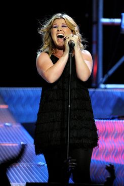 MELBOURNE, AUSTRALIA - APRIL 2010: Kelly Clarkson performs on stage at Rod Laver Arena on 19th April 2010 in Melbourne, Australia. (Photo by Martin Philbey/Redferns) *** Local Caption *** Kelly Clarkson performs at Rod Laver Arena