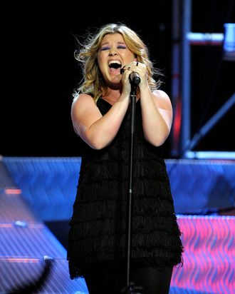 Vulture S Guide To Writing Your Own Kelly Clarkson Song