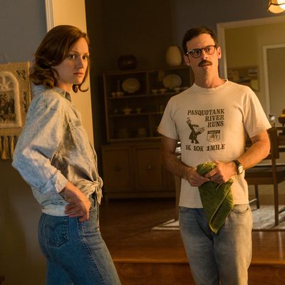 Kerry Bishe as Donna Clark, Scoot McNairy as Gordon Clark - Halt and Catch Fire _ Season 3, Episode 6 - Photo Credit: Tina Rowden/AMC