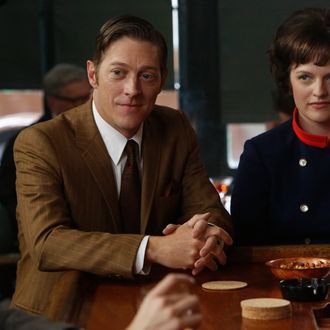 Ted Chaough (Kevin Rahm) and Peggy Olson (Elisabeth Moss) - Mad Men - Season 6, Episode 4 - Photo Credit: Jordin Althaus/AMC