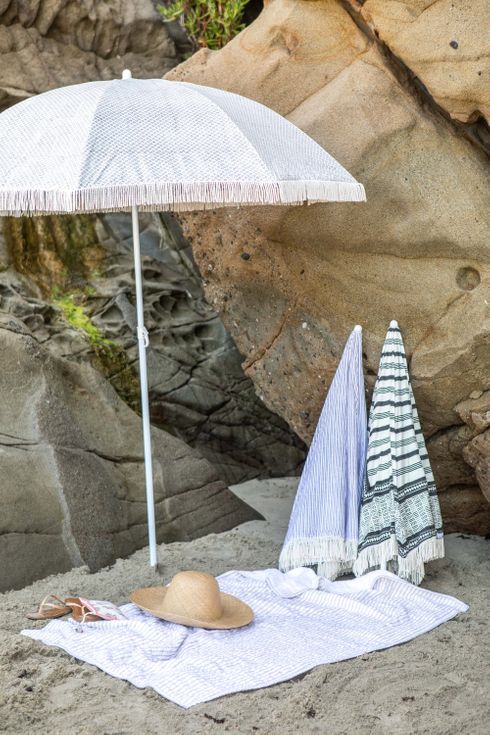 beach umbrella with side flaps