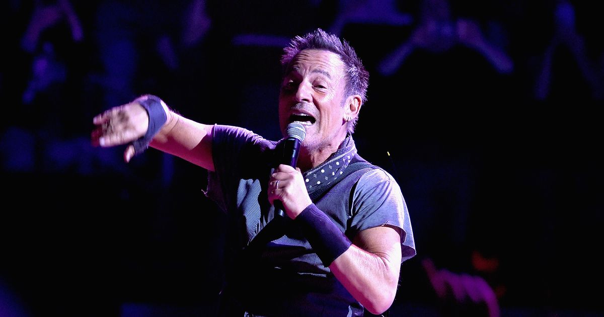 Watch Bruce Springsteen and the E Street Band Cover ‘Purple Rain’ in