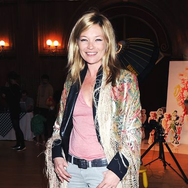 LONDON, ENGLAND - MARCH 16:  (EMBARGOED FOR PUBLICATION IN UK TABLOID NEWSPAPERS UNTIL 48 HOURS AFTER CREATE DATE AND TIME. MANDATORY CREDIT PHOTO BY DAVE M. BENETT/GETTY IMAGES REQUIRED)  Kate Moss attends the launch for Stella McCartney’s collection for GAP at the Porchester Hall on March 16, 2010 in London, England.  (Photo by Dave M. Benett/Getty Images)