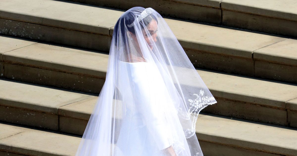How to Buy Meghan Markle's Wedding Dress Knockoff, Replica How to Buy Meghan Markle's Wedding Dress Knockoff, Replica