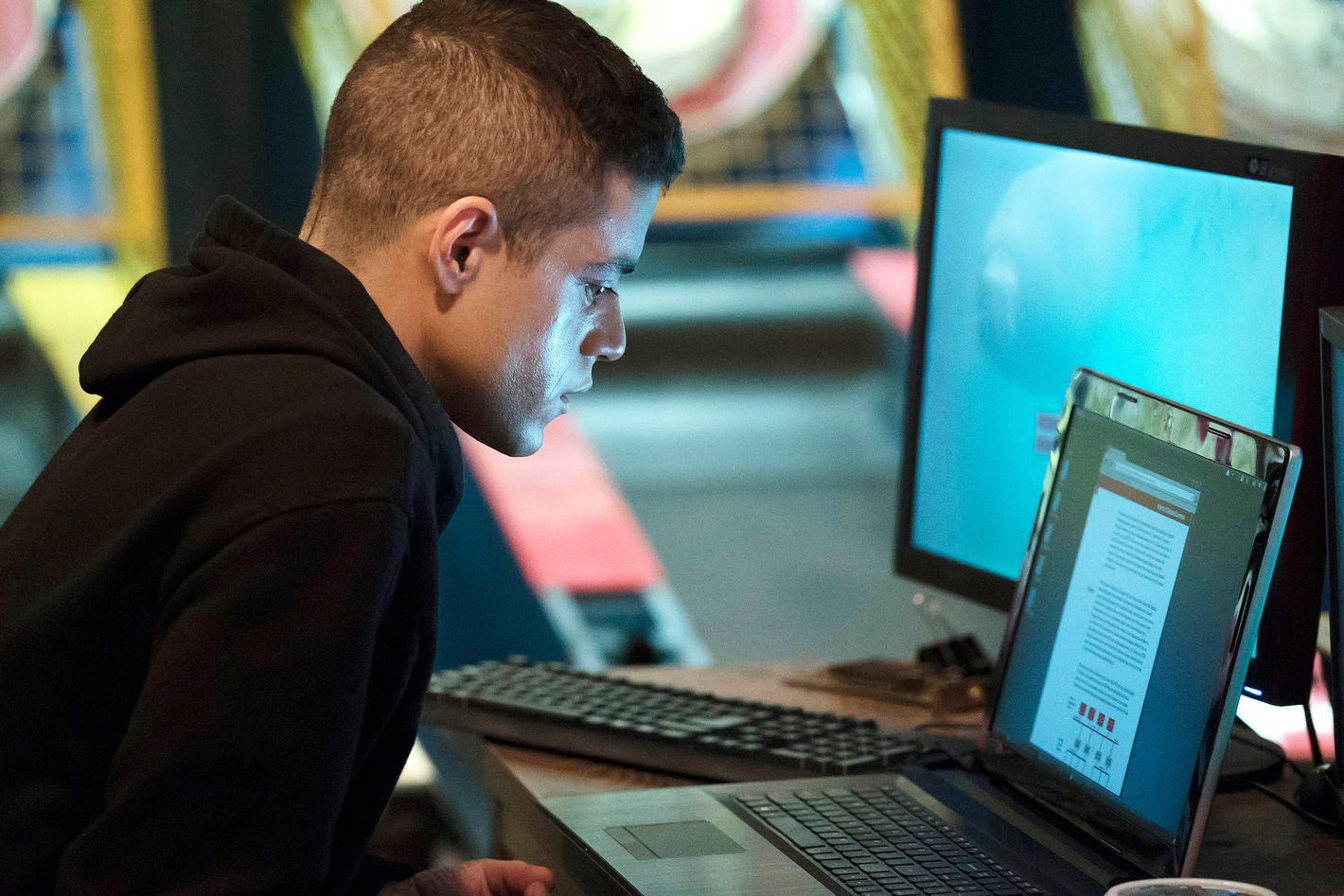 Hackers on screen: These experts keep 'Mr. Robot' realistic (Q&A) - CNET