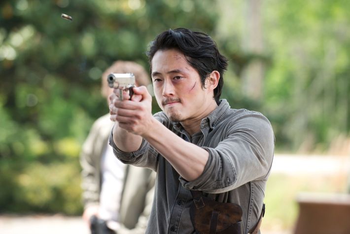 The Walking Dead Season 6 First Look Morgans Back With His Beating Stick 