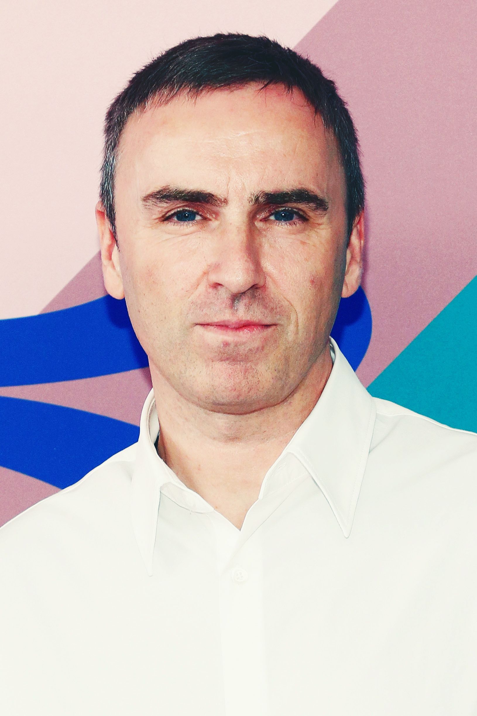 Must Read: LVMH Might Have Bought Supreme, Raf Simons's Influence on  American Fashion - Fashionista
