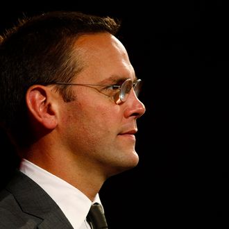 BSkyB Chairman James Murdoch, who is also head of News Corp in Europe and Asia, rehearses for his James MacTaggert Memorial lecture as part of the Media Guardian Edinburgh International TV Festival in Edinburgh, Scotland August 28, 2009. REUTERS/David Moir (BRITAIN MEDIA SOCIETY BUSINESS)